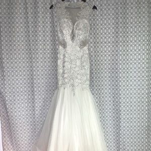 White Mac Duggal